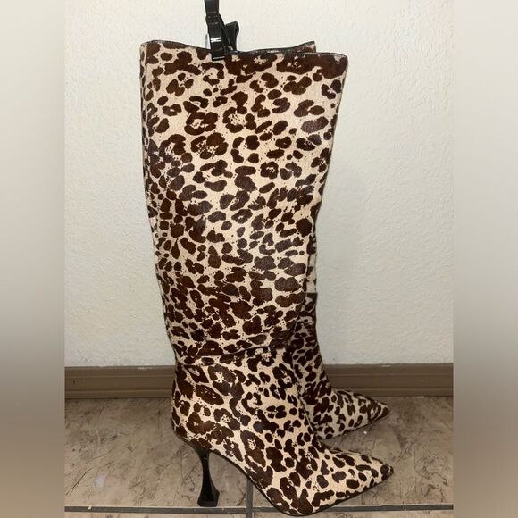 VINCE CAMUTO LEOPARD/CHEETAH PRINT HIGH KNEE BOOTSB - Picture 4 of 9